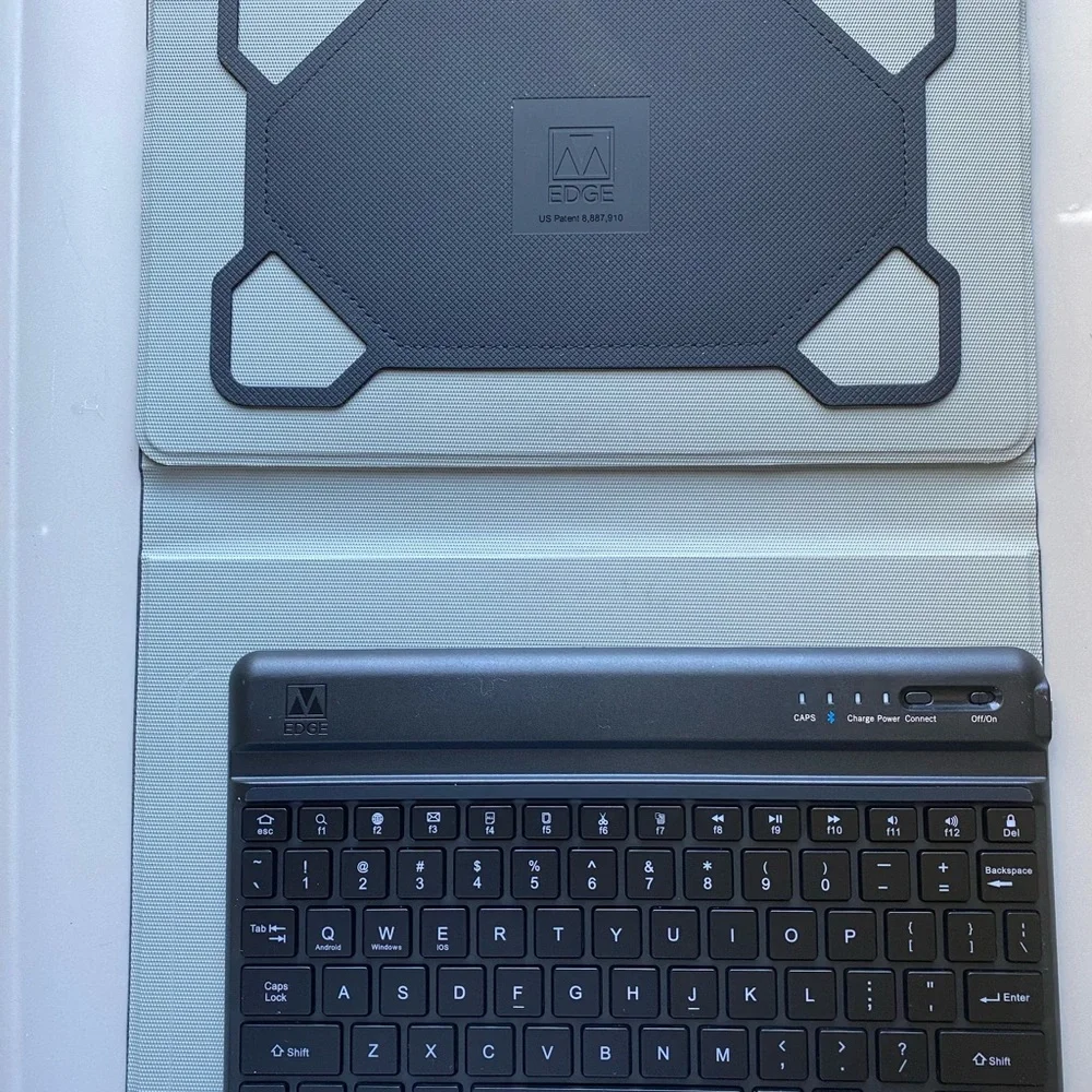 EDGE Black Keyboard Universal Case 9-10”